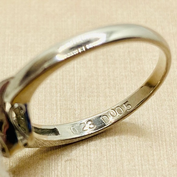 EUC Estate Platinum Natural Emerald & Diamond Ring w/ 18k Yellow Gold Accents - Picture 12 of 15